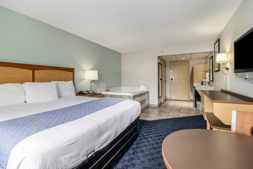 More Photos Of 1180 N Shore Dr, Mears Hospitality For Sale