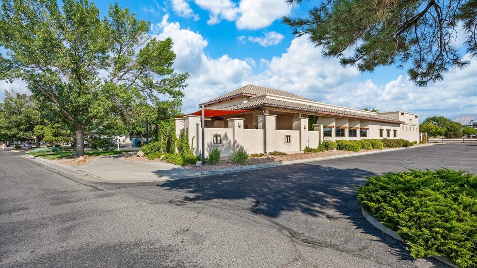 More Photos Of 3245 I-70 Business Loop, Clifton Restaurant For Sale