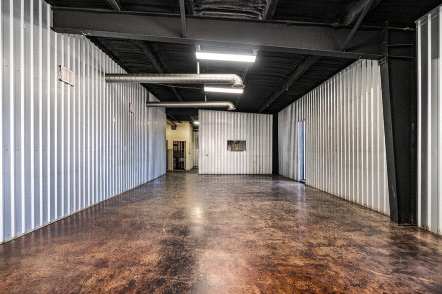 More Photos Of 201 E Service Rd, Tulia Restaurant For Sale