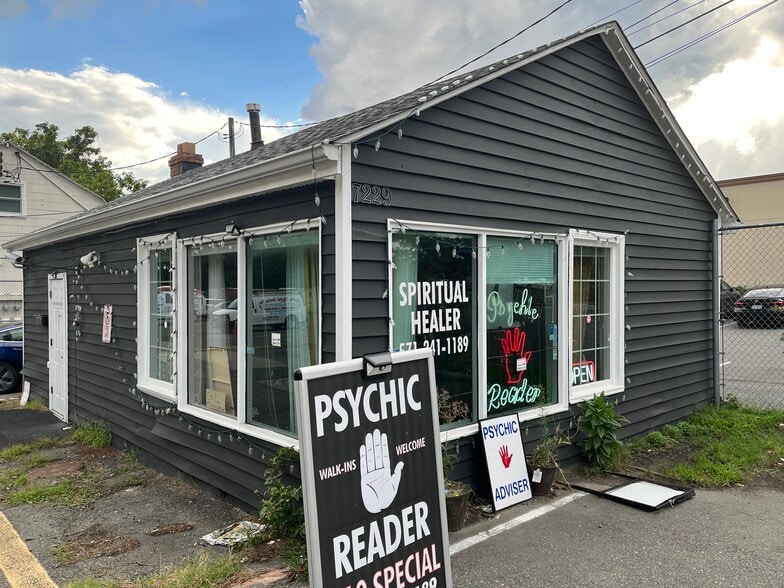 More Photos Of 7229 Little River Tpke, Annandale Storefront Retail Office For Sale