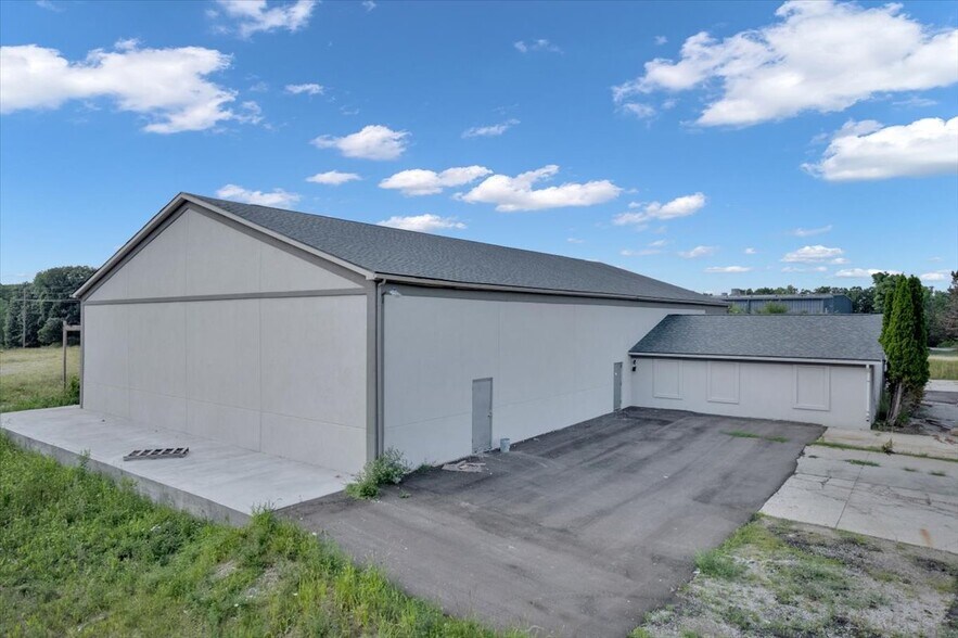 More Photos Of 1500 McMillan Rd, Owosso Manufacturing For Sale