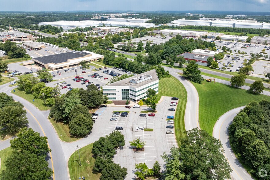 More Photos Of 6851 Oak Hall Ln, Columbia Office For Lease