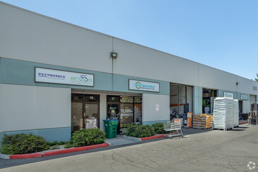 More Photos Of 5635 Riggins Ct, Reno Warehouse For Lease