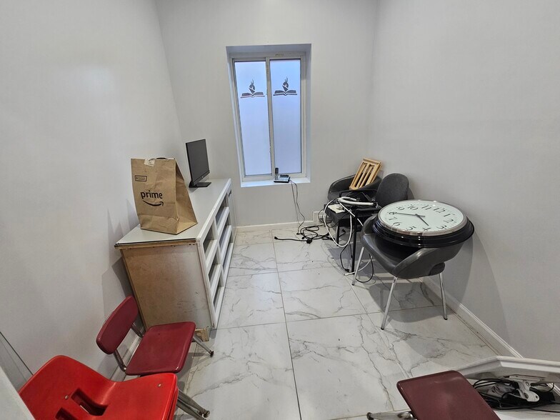 More Photos Of 3526 31st St, Astoria Flex For Lease