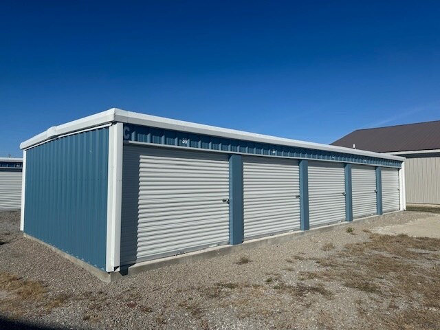 Primary Photo Of 1701 1/2 N Market St, Sparta Self Storage For Sale