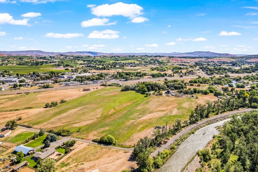 More Photos Of NKA McCormick Road, Yakima Land For Sale