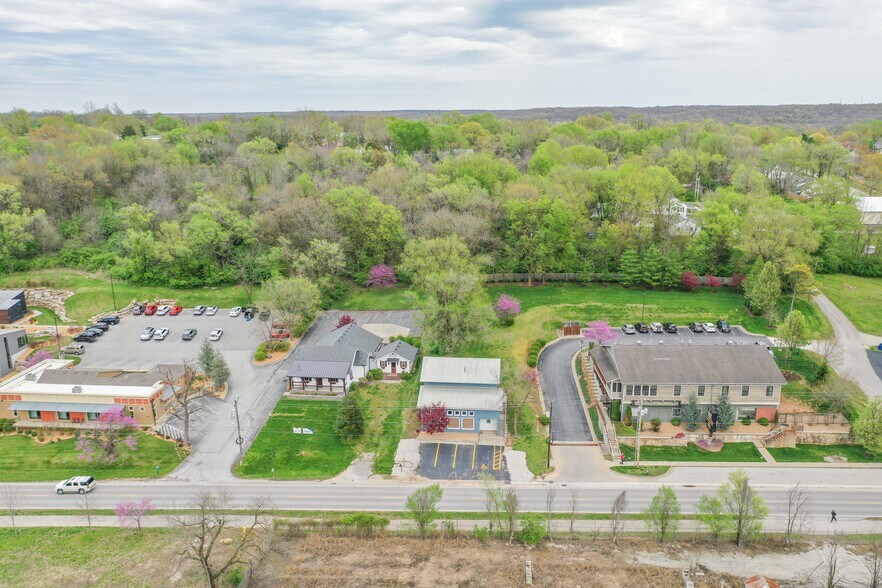 More Photos Of 4114 S Lone Pine Ave, Springfield Office Residential For Sale