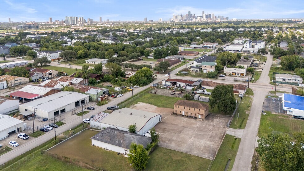 More Photos Of 6920 Winton St, Houston Land For Sale