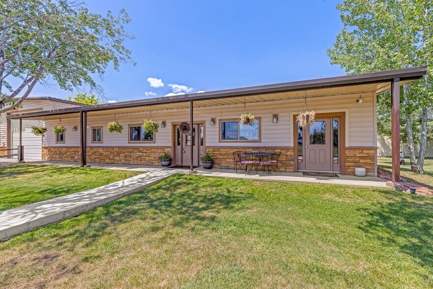 More Photos Of 451 S Andersen St, Longmont Service For Lease