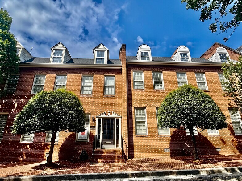 More Photos Of 4 Lenox Pointe NE, Atlanta Office For Sale