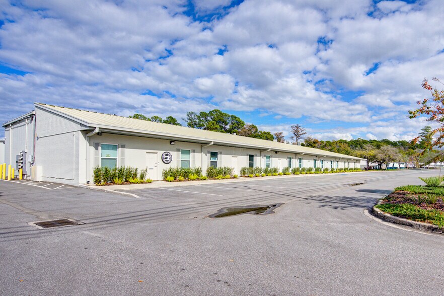 More Photos Of 5121 Bowden Rd, Jacksonville Light Manufacturing For Lease