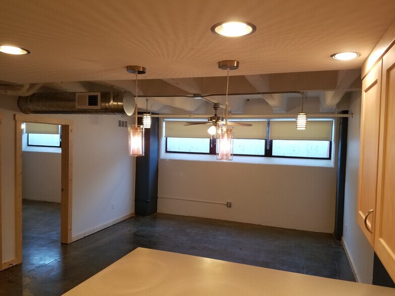 More Photos Of 735 SW Jackson St, Topeka Apartments For Sale