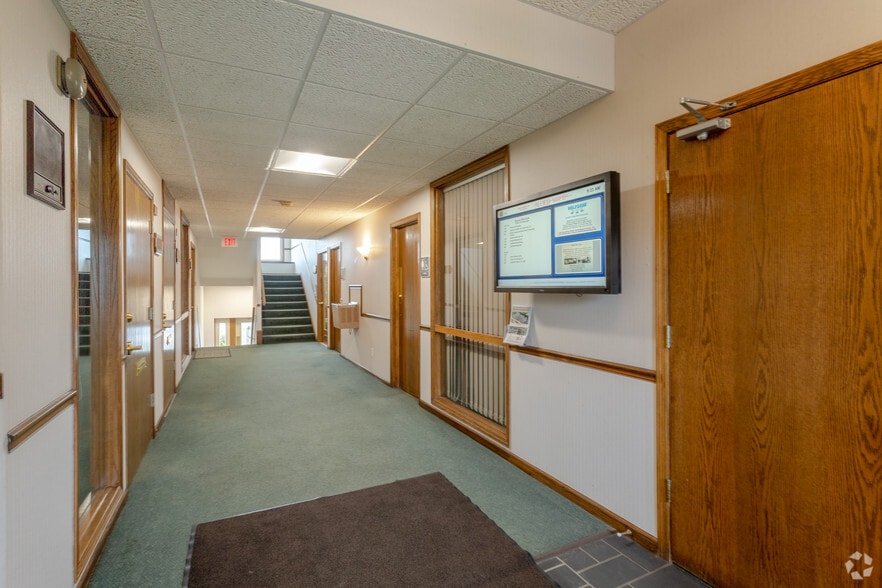 More Photos Of 11520 N Port Washington Rd, Mequon Office For Lease