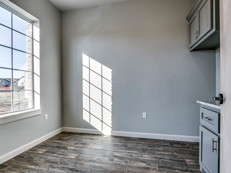 More Photos Of 2232 NW 36th Ave, Norman Office For Sale