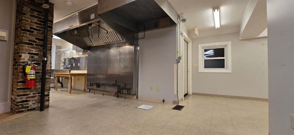 More Photos Of 31 Central Square, Troy Storefront Retail Residential For Lease