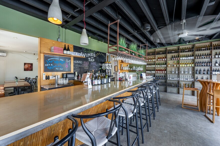 More Photos Of 2130 India St, San Diego Storefront Retail Residential For Lease