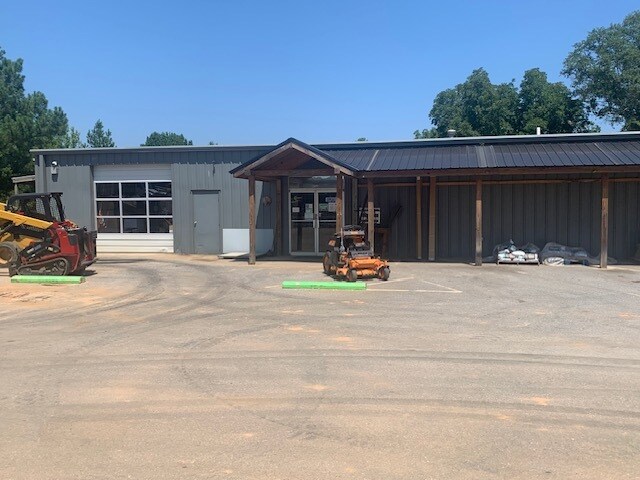 More Photos Of 926 Fairview Rd, Simpsonville General Retail For Sale