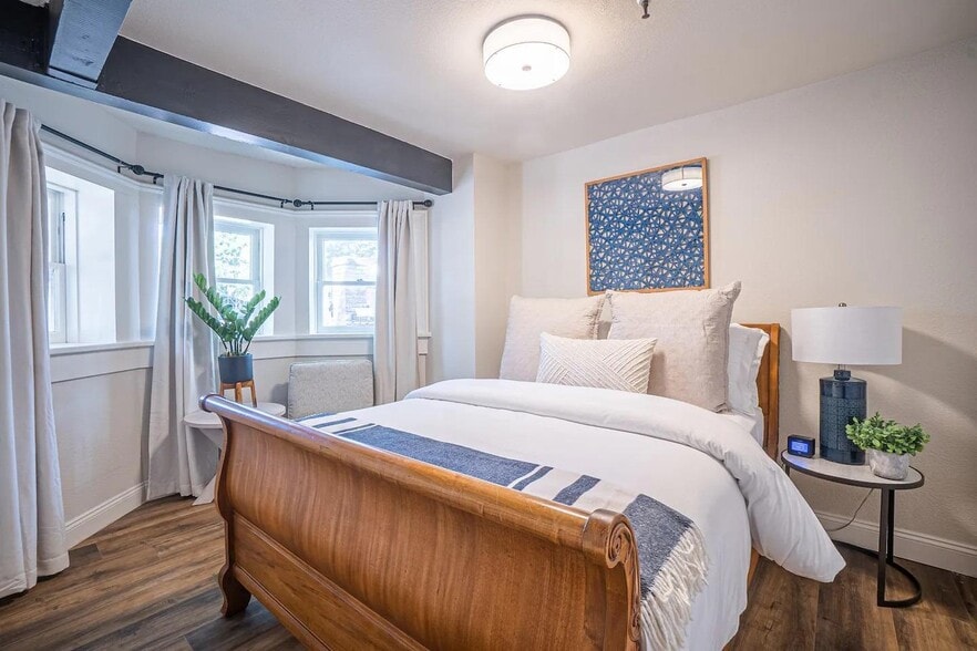 More Photos Of 1106 G St, Sacramento Multifamily For Sale