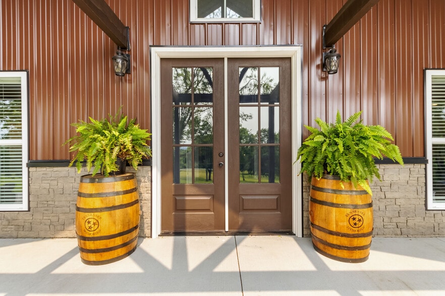 More Photos Of 1049 Oregon Rd, Lascassas Specialty For Sale