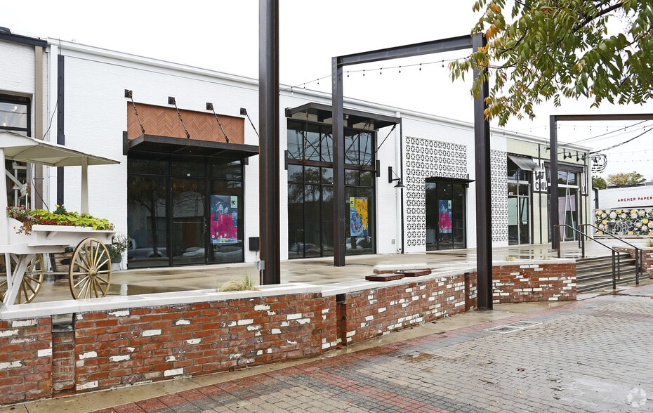 More Photos Of 2639 Main St, Dallas Restaurant For Lease