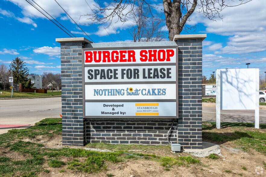 More Photos Of 1255 NW 128th St, Clive Storefront For Lease