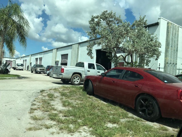More Photos Of 2601-2621 NW 17th Ln, Pompano Beach Warehouse For Lease