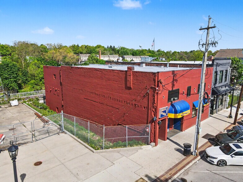 More Photos Of 244 N Water St, Kent Bar For Sale