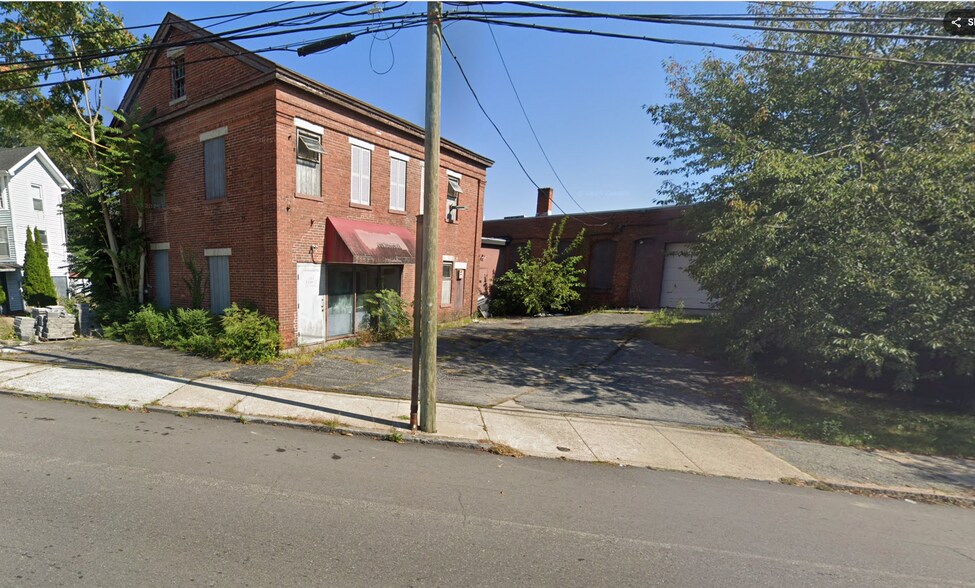 More Photos Of 663-697 Bank St, New London Freestanding For Lease