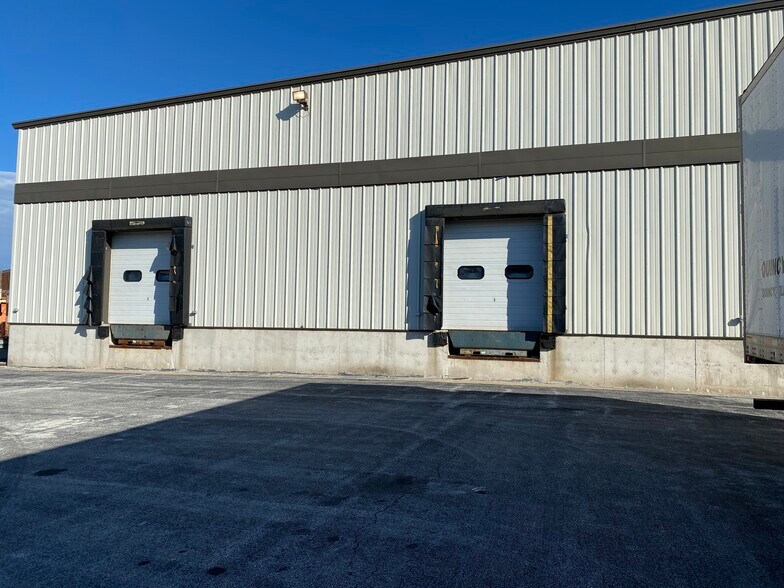 More Photos Of 2925 Wismann Ln, Quincy Service For Lease