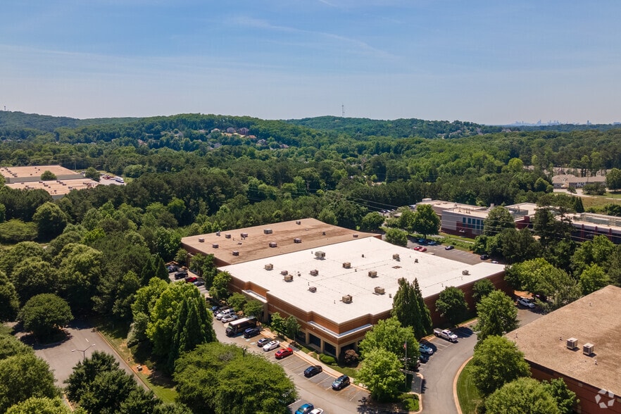 More Photos Of 1755 W Oak Pky, Marietta Distribution For Lease