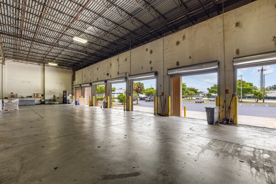 More Photos Of 1120 NW 165th St, Miami Warehouse For Lease