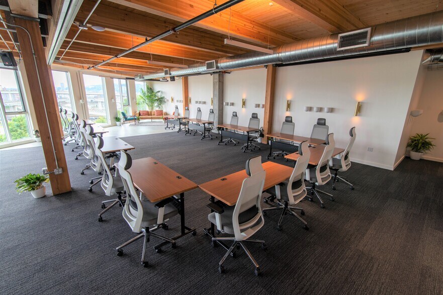 More Photos Of 3303 N Mississippi Ave, Portland Office For Lease