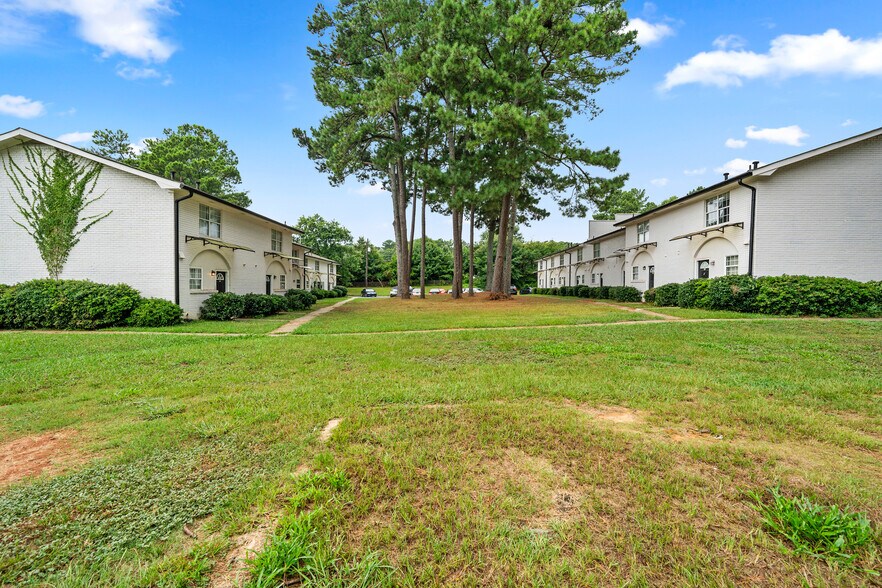 More Photos Of 7234 Tara Blvd, Jonesboro Apartments For Sale