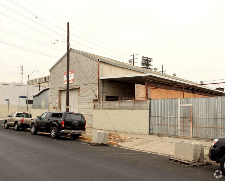 More Photos Of 3422 Union Pacific Ave, Los Angeles Manufacturing For Sale