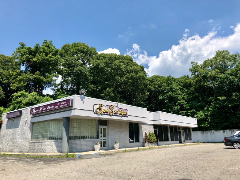 More Photos Of 3 Boyle Rd, Selden Medical For Sale