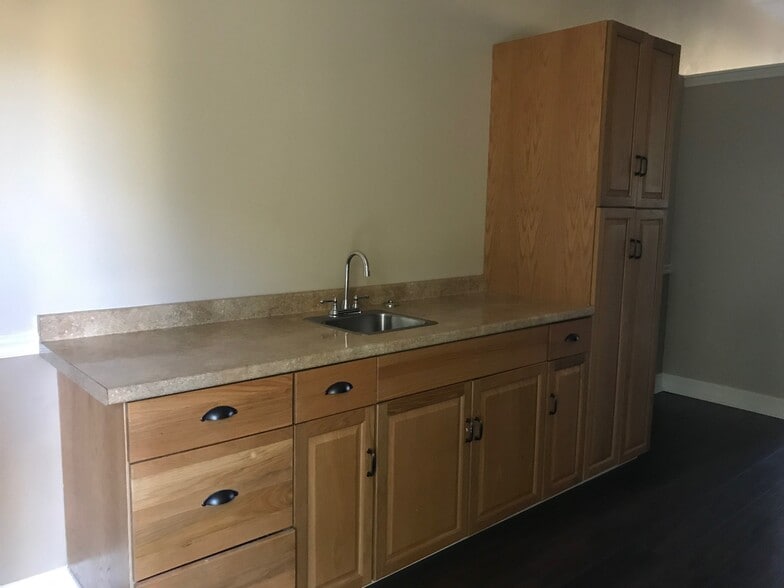 More Photos Of 122-144 N Old Dixie Hwy, Lady Lake Unknown For Lease