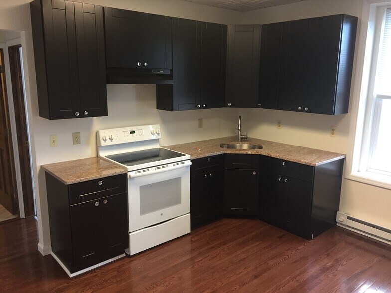 More Photos Of 141-143 Main St, Hackettstown Storefront Retail Residential For Sale