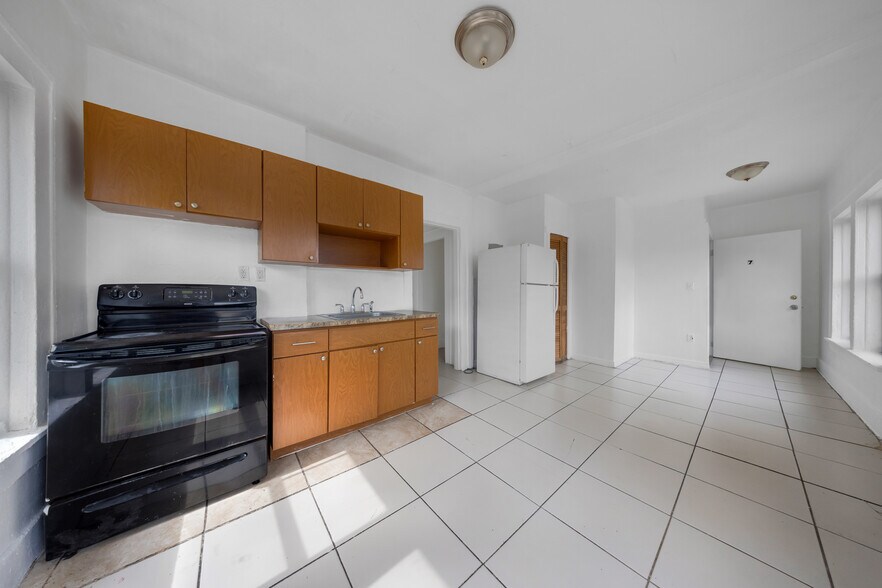 More Photos Of 1035 NW 4th St, Miami Apartments For Sale