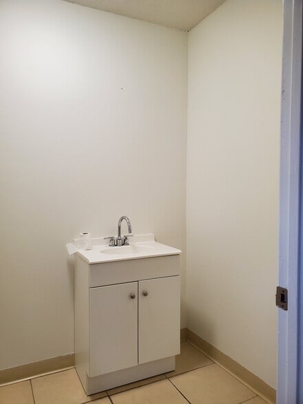 More Photos Of 726 Windy Hill Rd, Smyrna Loft Creative Space For Lease