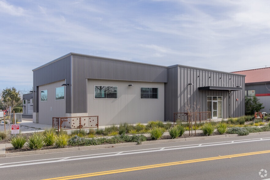 More Photos Of 614 Cantrill Dr, Davis Warehouse For Lease