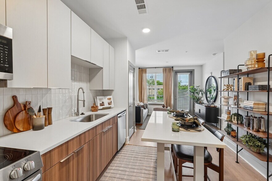 More Photos Of 3558 Elm St, Atlanta Apartments For Lease