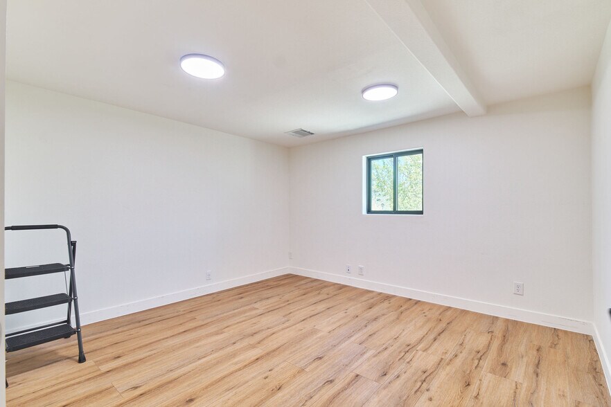 More Photos Of 586 Bonanza Trail, Big Bear Lake Office Residential For Sale