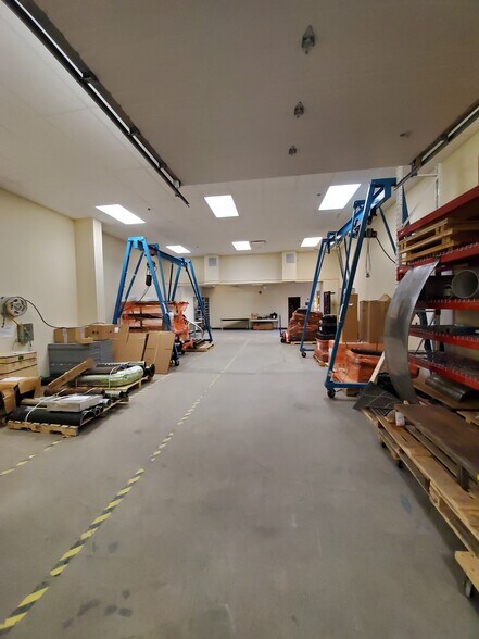 More Photos Of 875 Boul Charest O, Québec Office For Sale