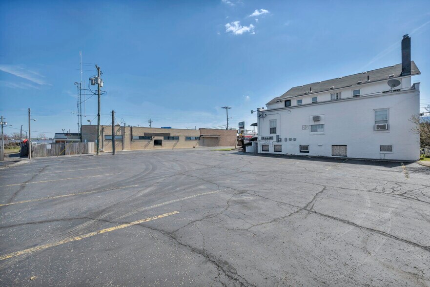 More Photos Of 632 Cleveland St, Elyria Office Residential For Sale