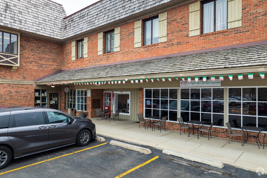 More Photos Of 106-140 Barrington Commons Ct, Barrington Storefront For Sale