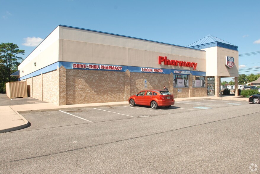 Primary Photo Of 895 W Bay Ave, Barnegat Convenience Store For Sale