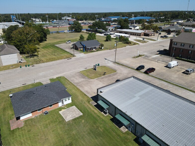More Photos Of 419 Cypress St, Sulphur Office For Sale