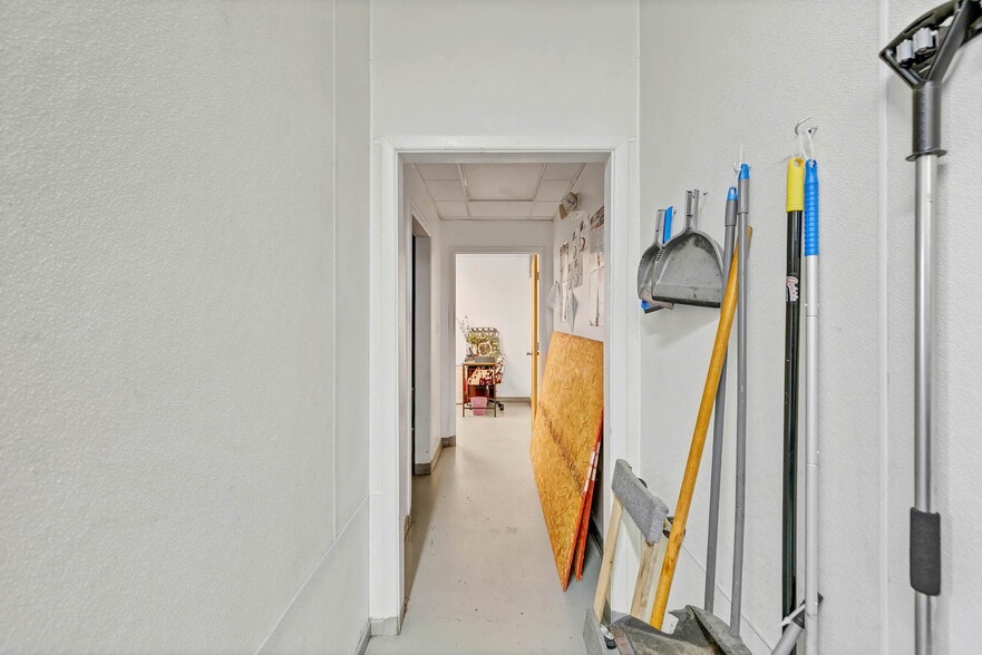 More Photos Of 2579 Douglas Ave, Brewton Restaurant For Sale