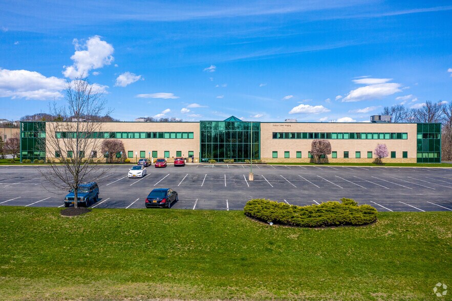 More Photos Of 575 Hudson Valley Ave, New Windsor Township Medical For Lease