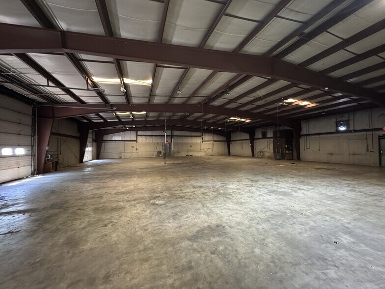More Photos Of 9430 Earley Dr, Hagerstown Service For Lease